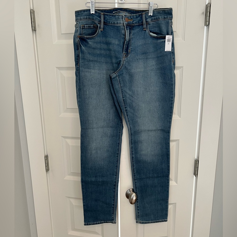 Old navy mid rise power slim straight jean. LONG! NWT